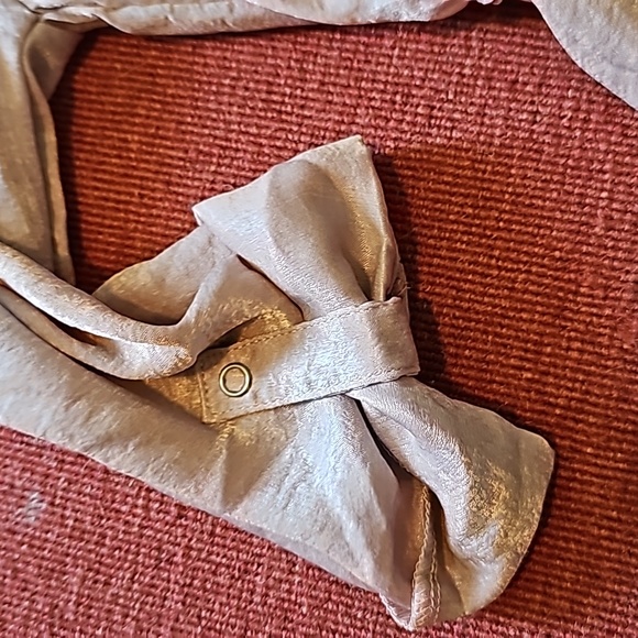 STUNNING KNITWORKS SILKY CINCH WAIST EMBROIDED SHIRT/ JACKET WITH HOOD - Picture 4 of 10